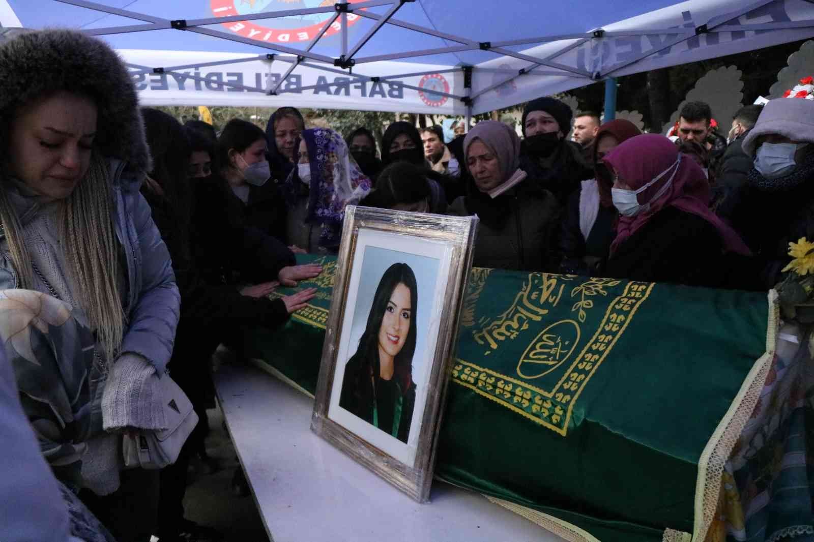 Avukat Dilara Yıldız'a yürek yakan ağıt: 'Katiline mi aşık oldun yavrum'
