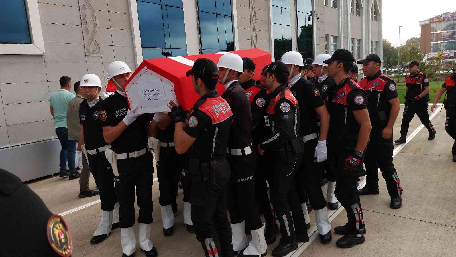 Kalbine yenik düşen polis için tören düzenlendi
