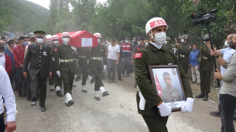 Samsunlu Şehit Emrah Arslan son yolculuğuna uğurlandı
