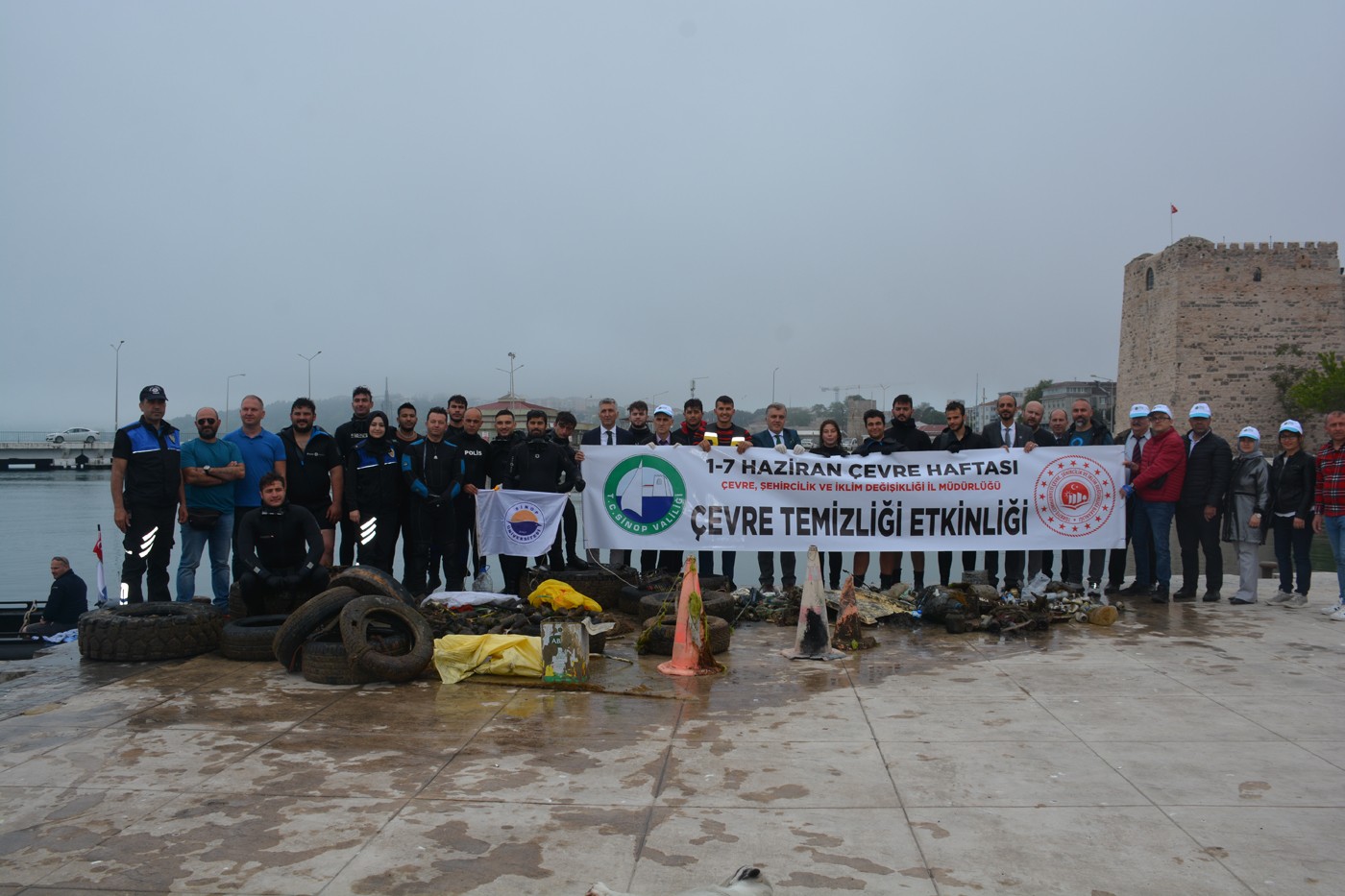 Sinop'ta denizden 'çöplük' çıktı
