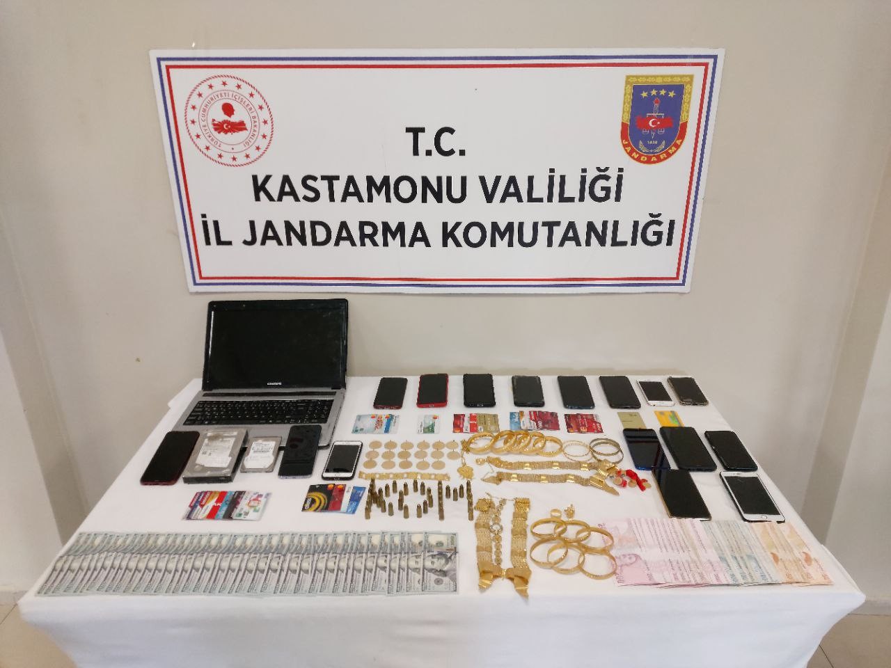 2 milyonluk vurgunun 16 zanlısı serbest bırakıldı
