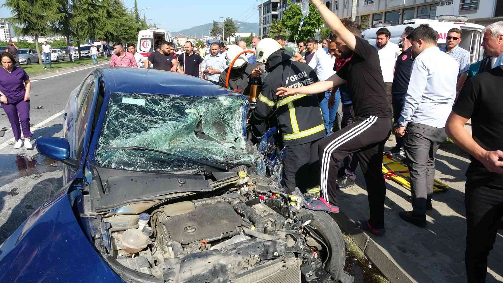 Ordu'da feci zincirleme kaza: 2'si ağır 6 yaralı
