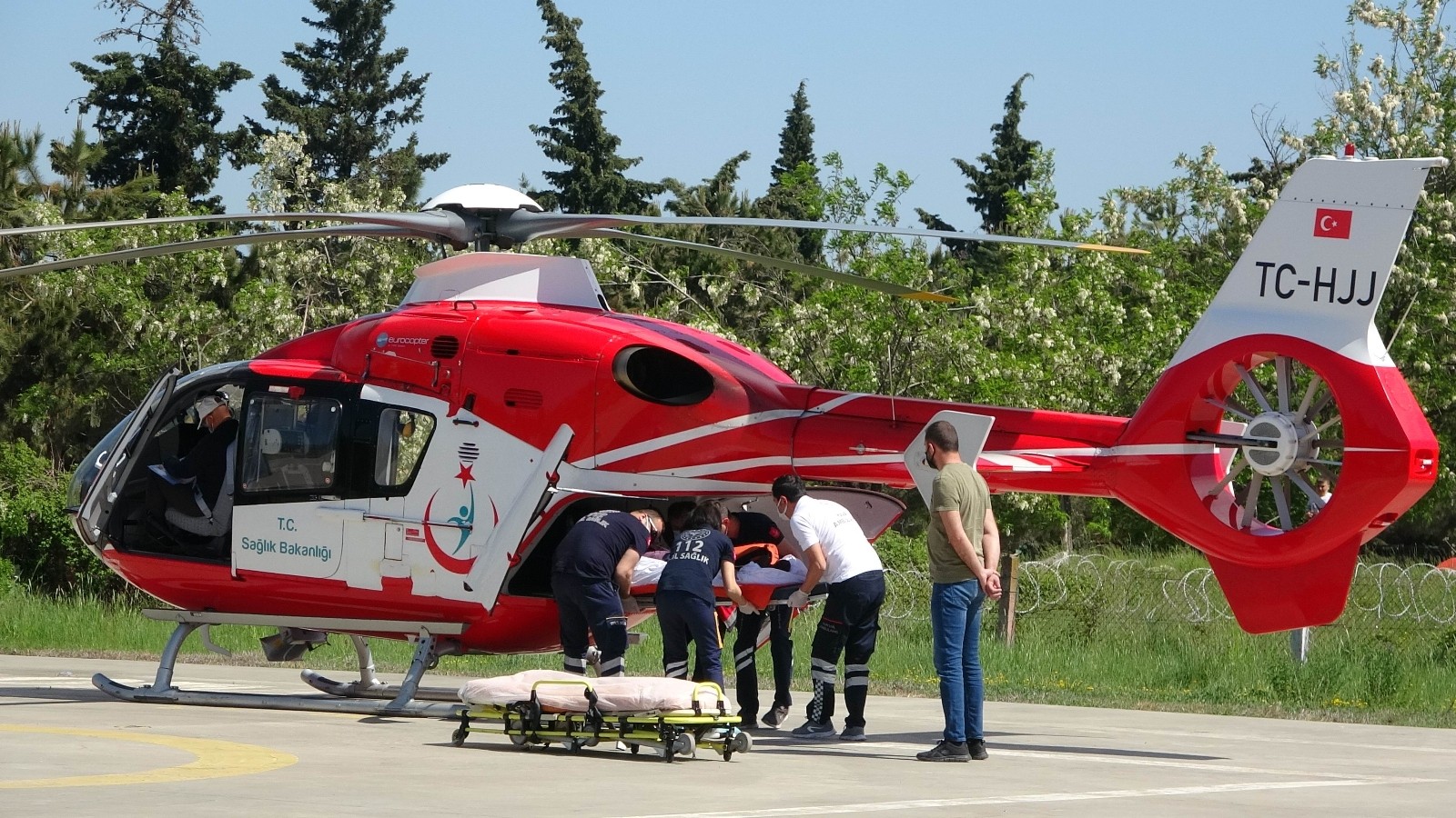 Ambulans helikopter bir günde 6 hastanın yardımına yetişerek rekor kırdı
