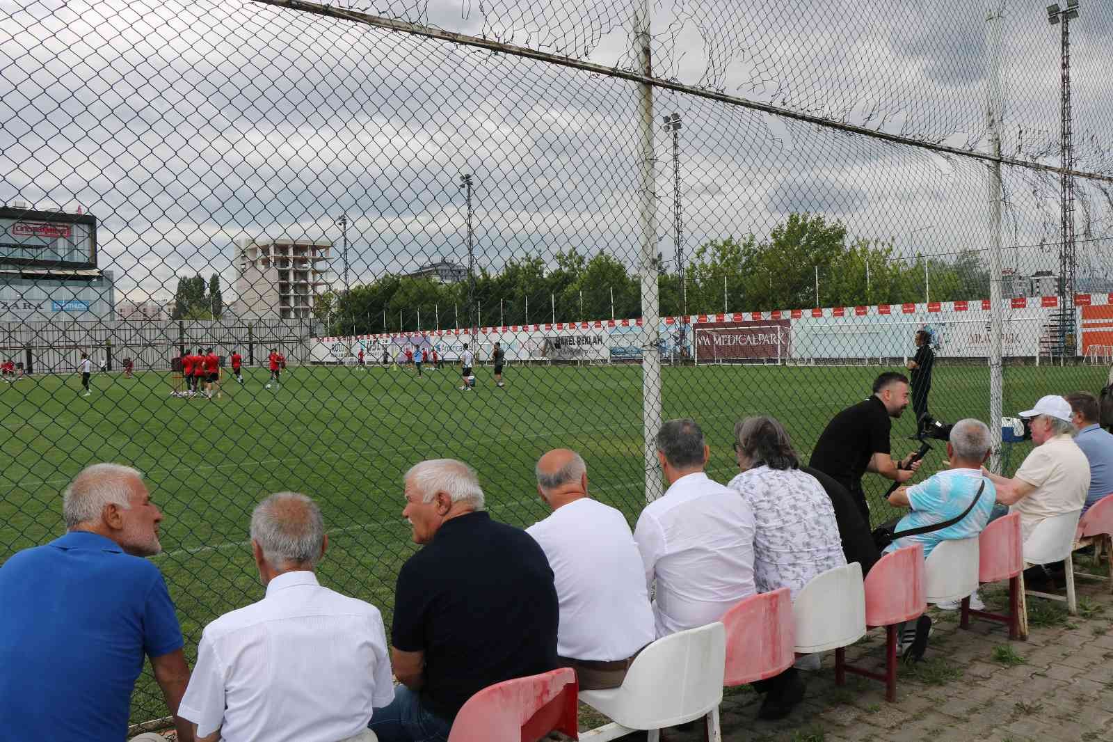 Samsunspor efsanelerinden Samsunspor futbolcularına destek
