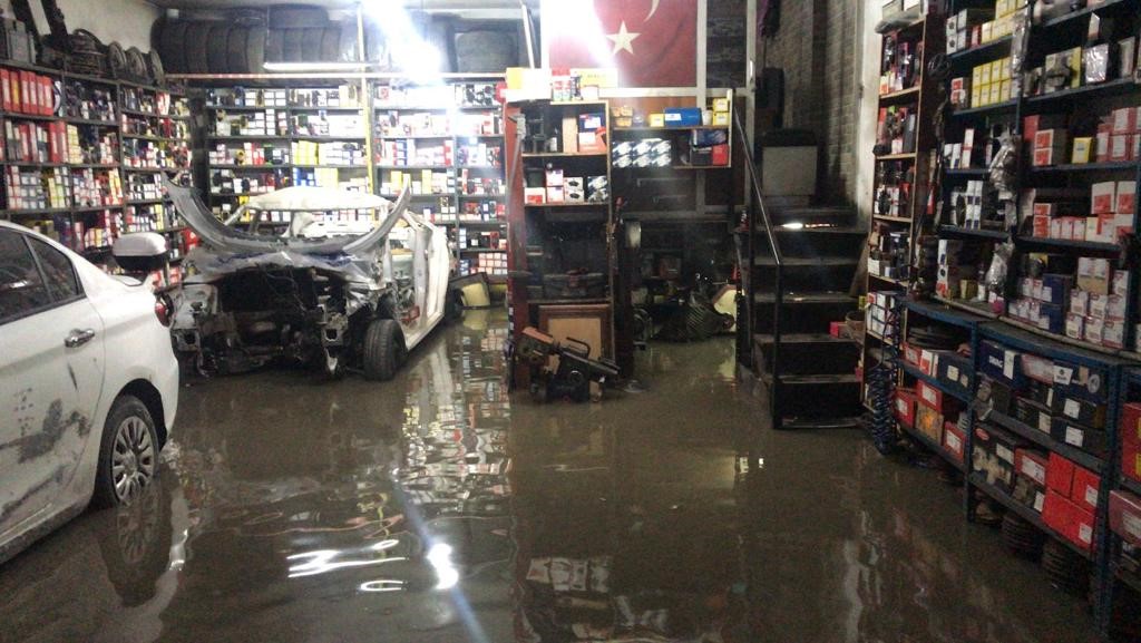 Samsun'da sanayi bölgesi göle döndü
