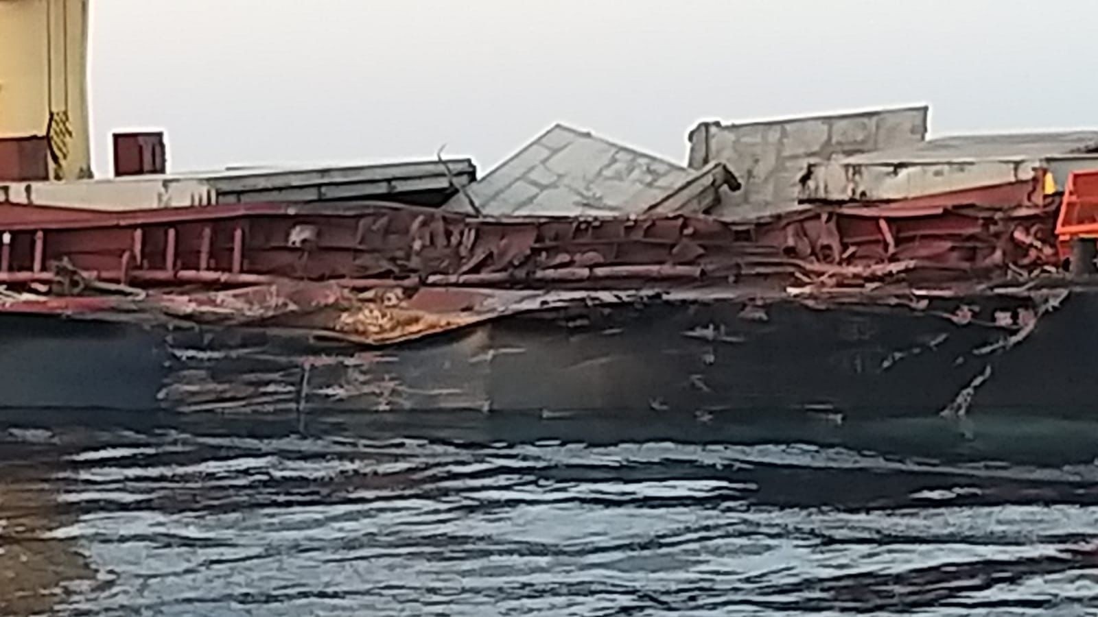 Çanakkale Boğazı'nda çarpışan gemilerin görüntüleri ortaya çıktı
