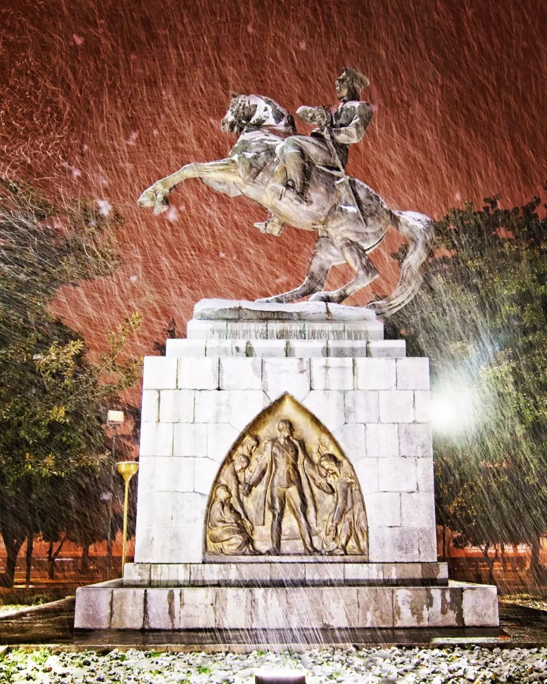 Dünden bugüne Onur Anıtı