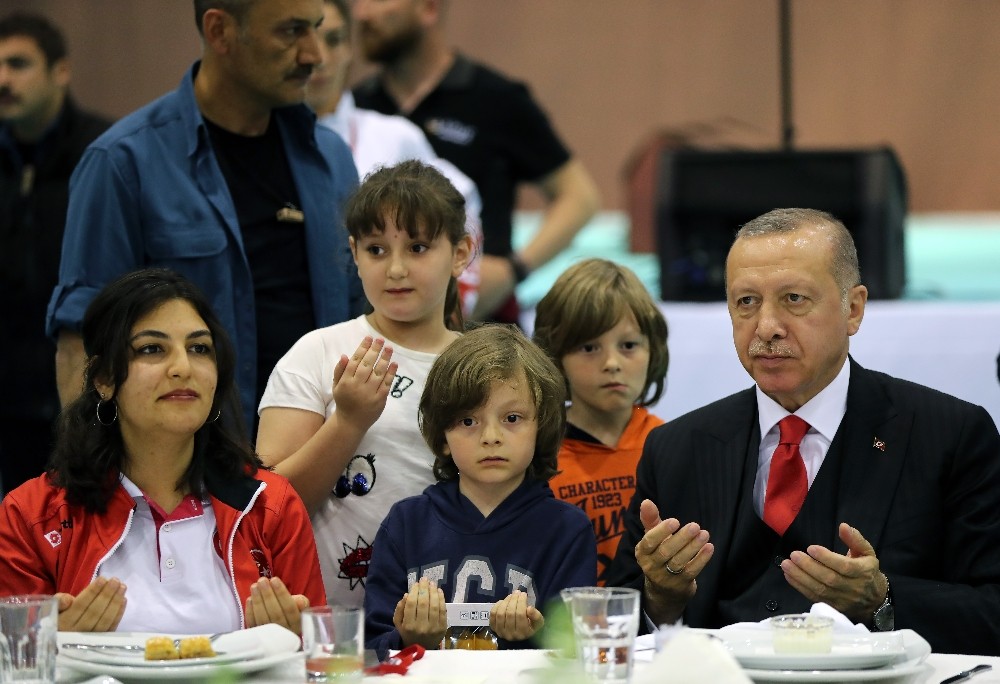 Cumhurbaşkanı Erdoğan: 'Türkiye tüm kazanımlarını bedel ödeyerek elde etmiştir'
