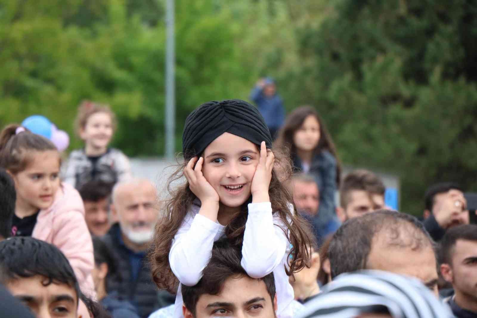 Solo Türk ve Türk Yıldızları gösterileri nefes kesti
