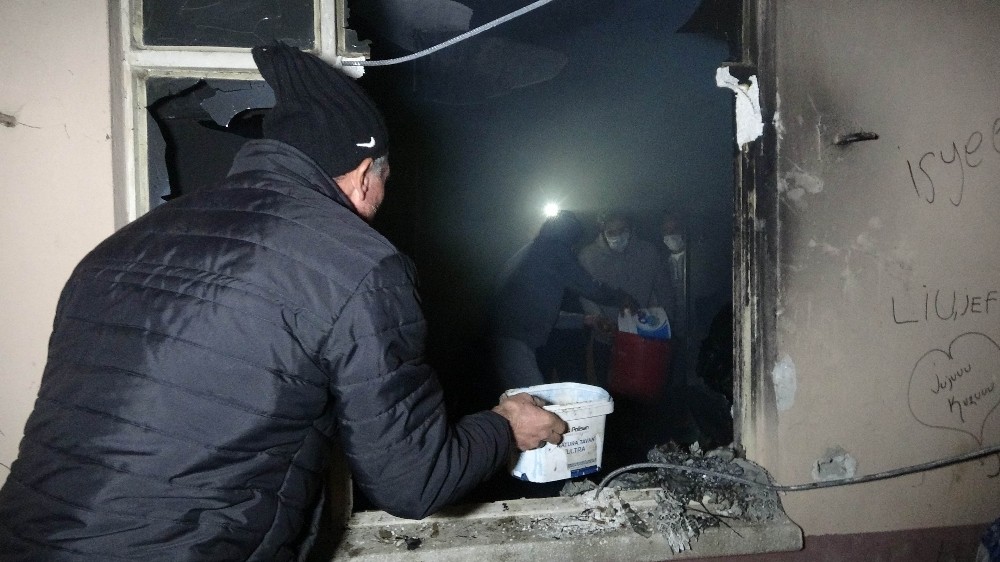 Samsun'da yangın dehşeti: Karı-koca ağır yaralandı
