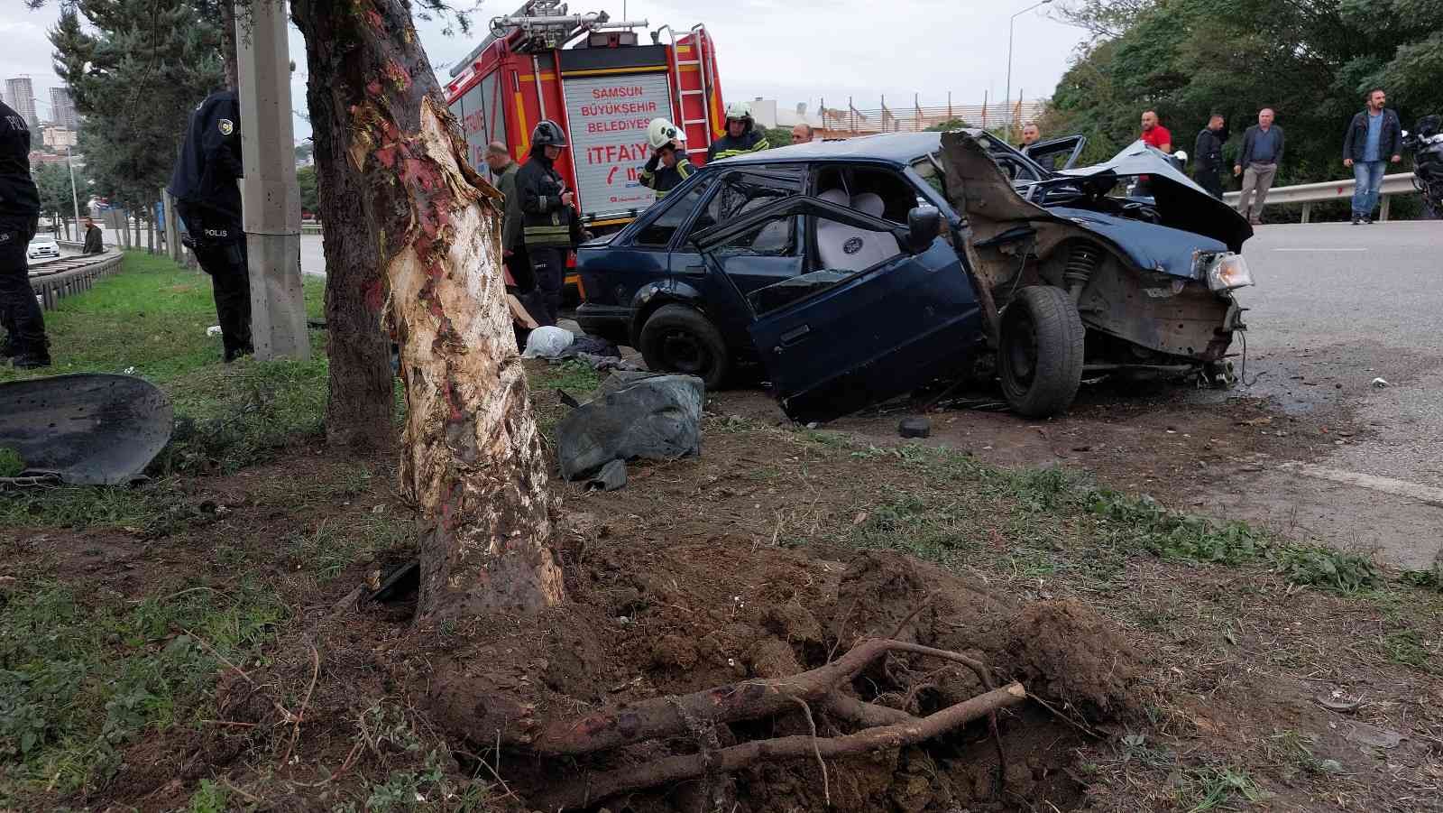 Kazada 2 aylık eşi ölen kadın yaralı halde sedyeden fırlayıp feryat etti
