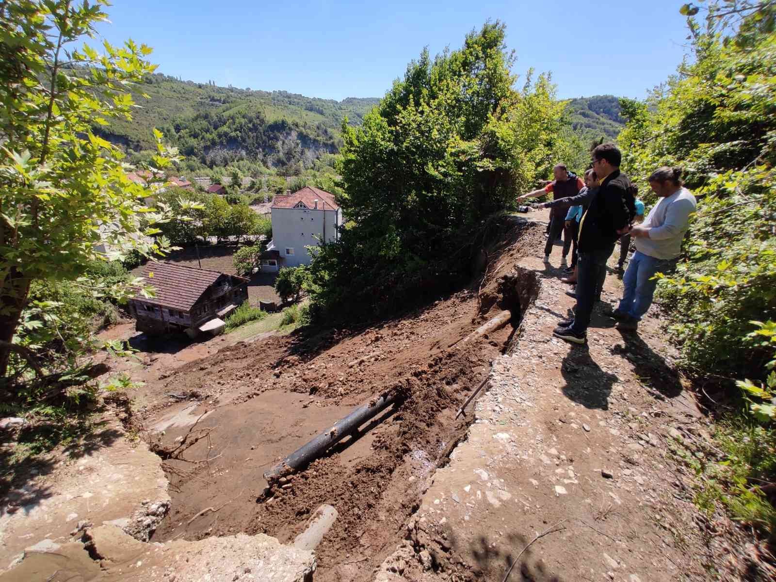 Sinop'ta heyelan: 2 ev ve 1 samanlıkta zarar oluştu
