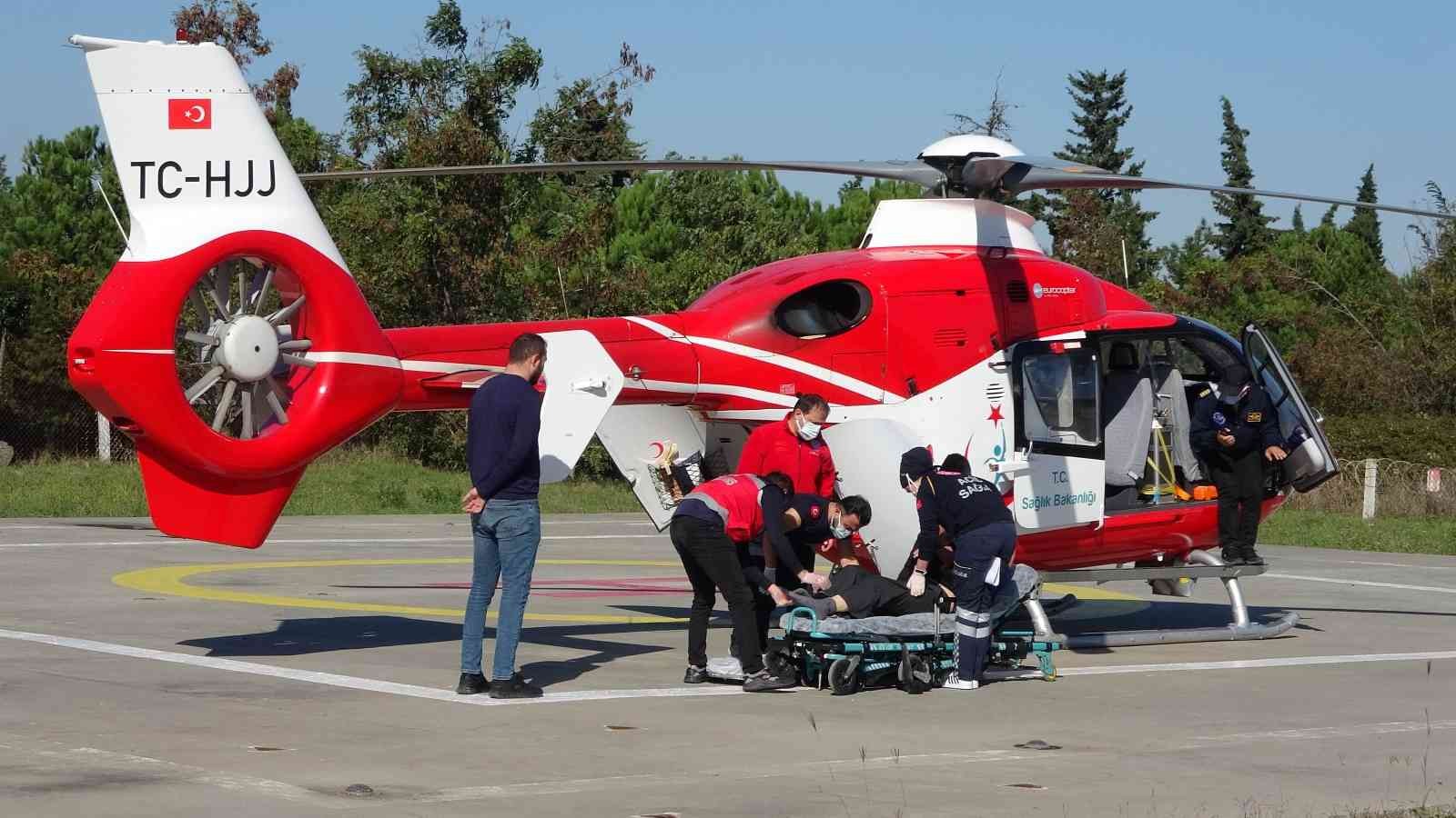 Acil anjiyo olması gereken hasta ambulans helikopterle hastaneye yetiştirildi
