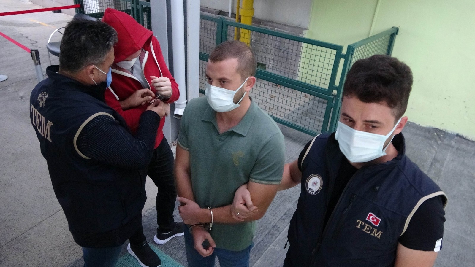 Samsun'da FETÖ'den 1 araştırma görevlisi ve 2 üniversite öğrencisi gözaltına alındı
