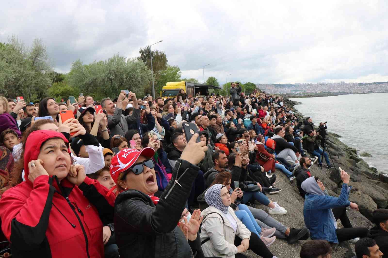 Solo Türk ve Türk Yıldızları gösterileri nefes kesti
