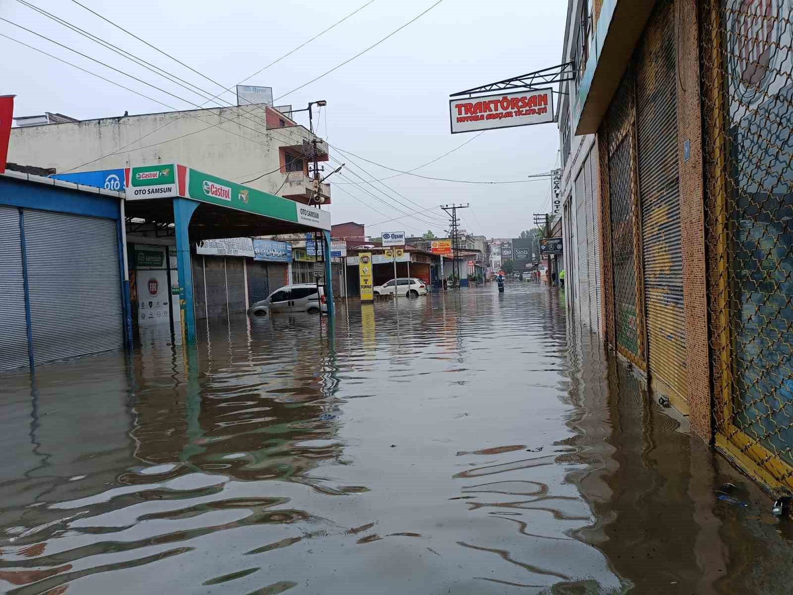 Samsun'da sanayi bölgesi göle döndü
