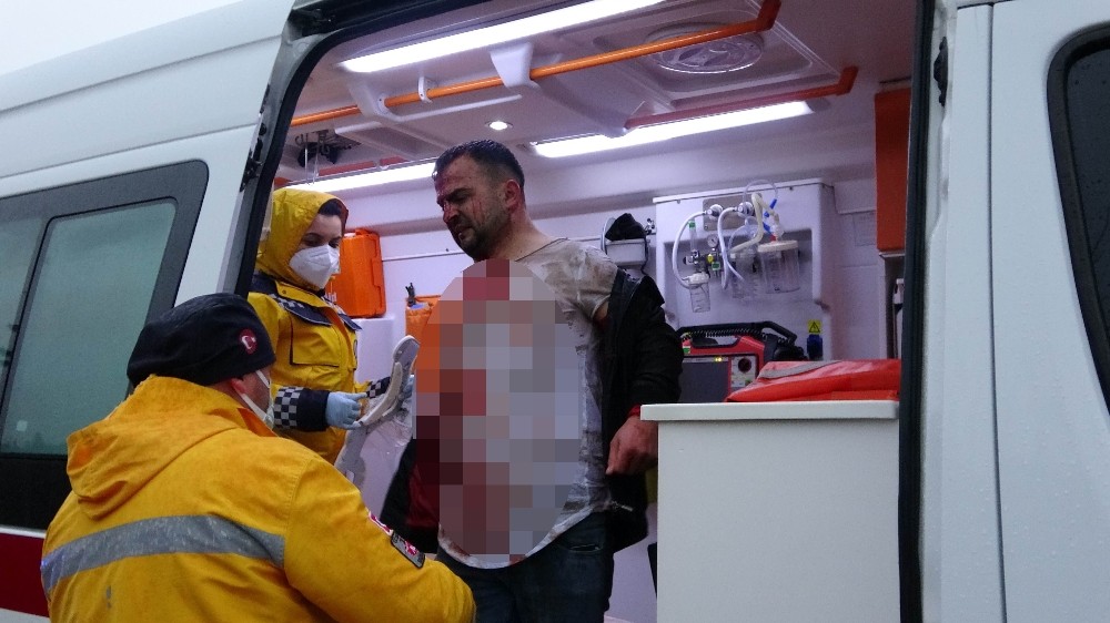 Şarampole yuvarlanan otomobilin sürücüsü ölümden döndü
