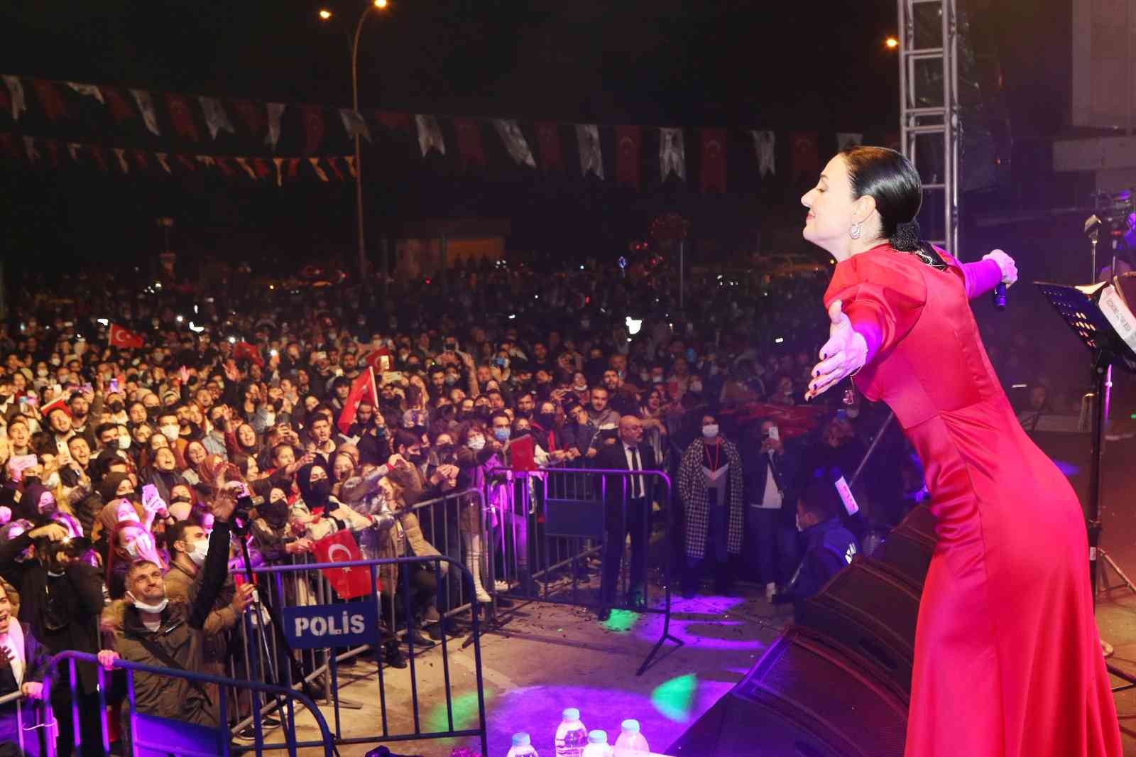 Samsun'da Cumhuriyet Bayramı coşkusu konserle renklendi
