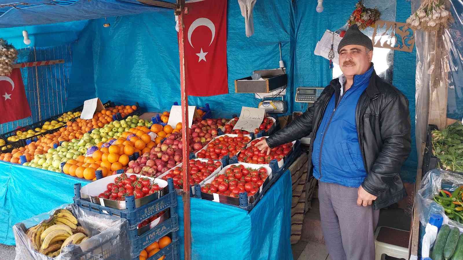 Domates ve portakalı çalınan manav hırsıza seslendi: "Ramazan günü ayıp, isteseydin verirdik"
