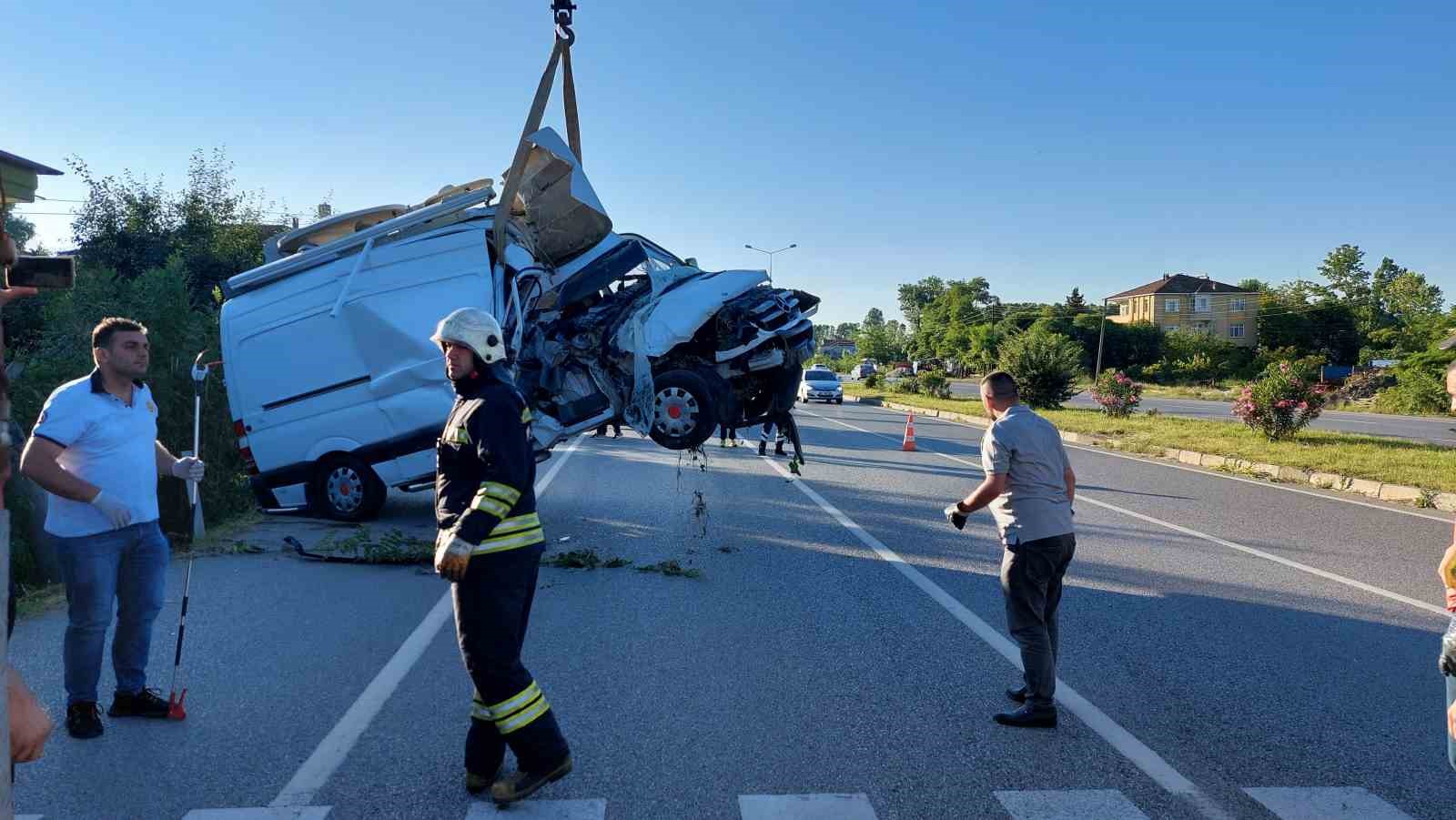 Canlı yayın aracı kaza yaptı: 2 ölü, 1 yaralı

