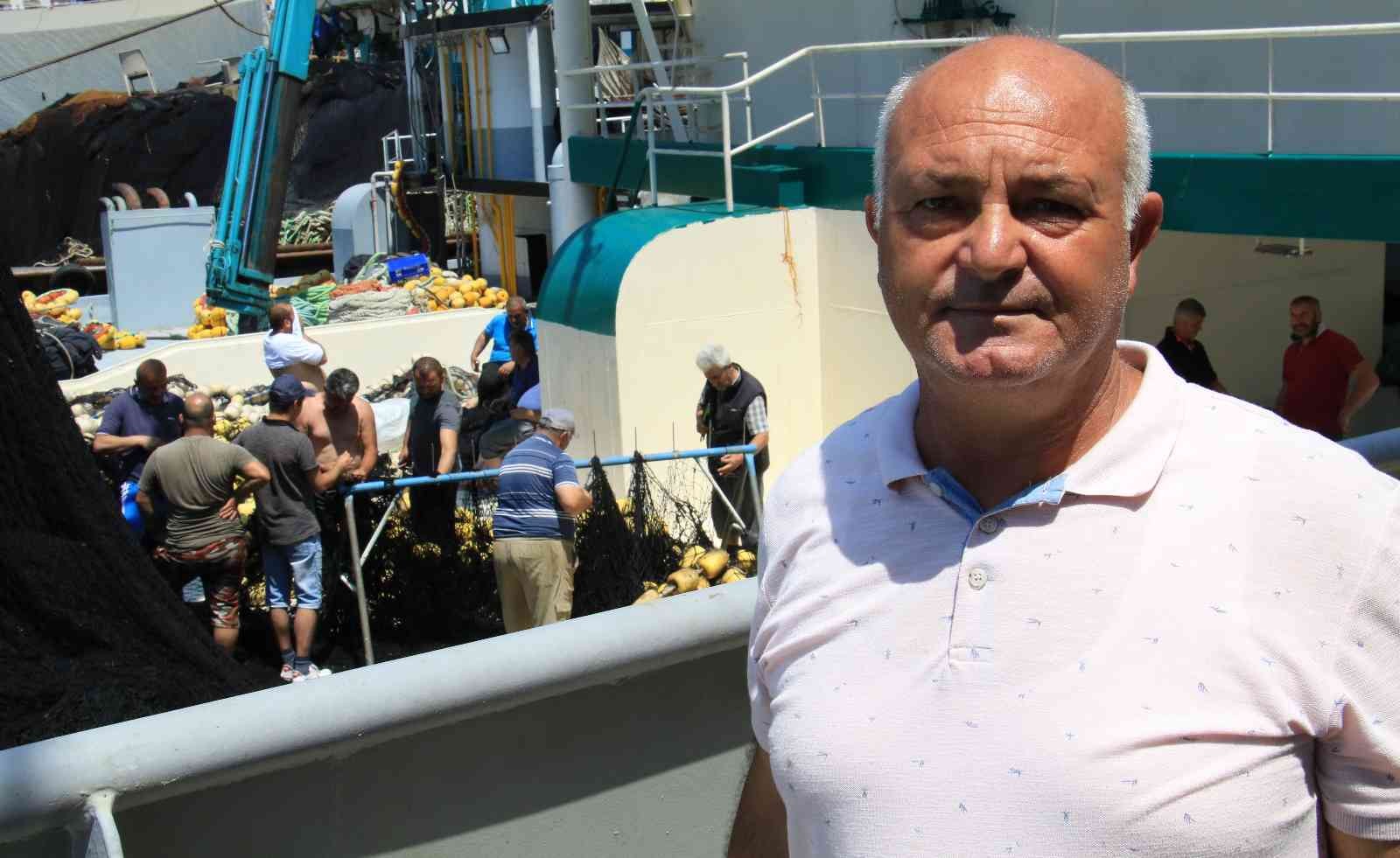 Akdeniz'de uluslararası sularda balıkçılara fırtına engeli
