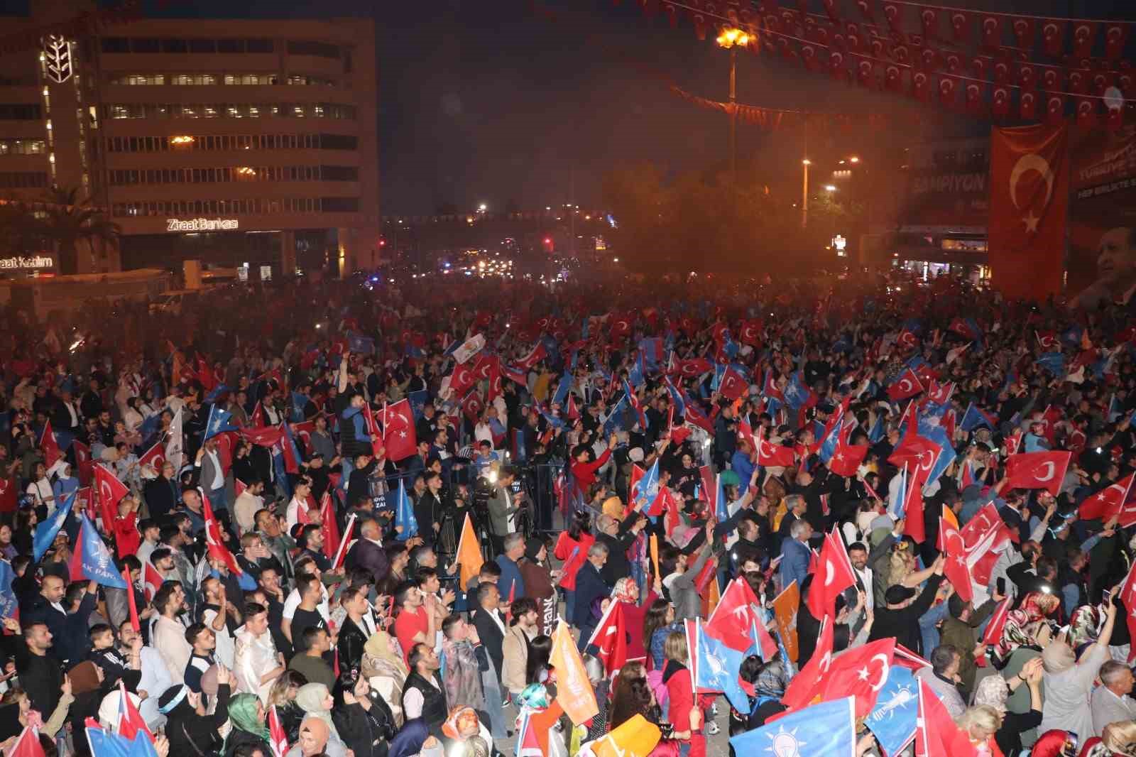 Samsun, Erdoğan'ın zaferini kutladı
