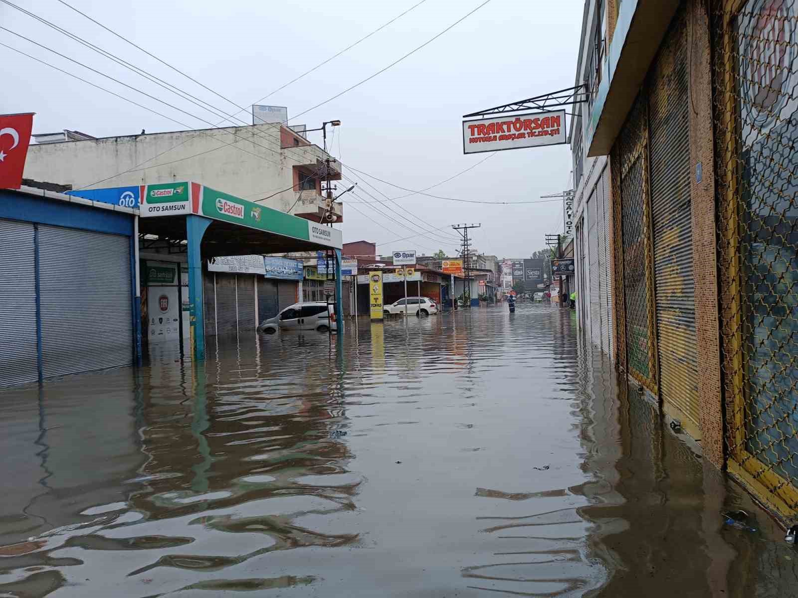 Samsun'da sanayi bölgesi göle döndü
