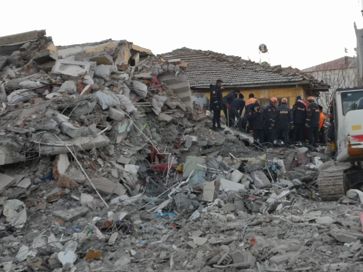 Türkiye'yi sarsan Elazığ depremi!