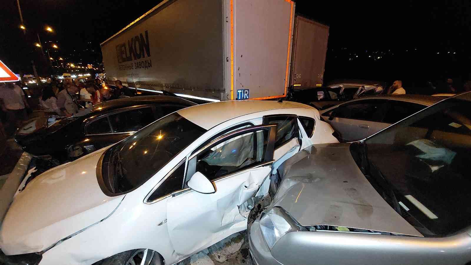 Samsun'da feci kaza: 23 araç birbirine girdi, 18 kişi yaralandı
