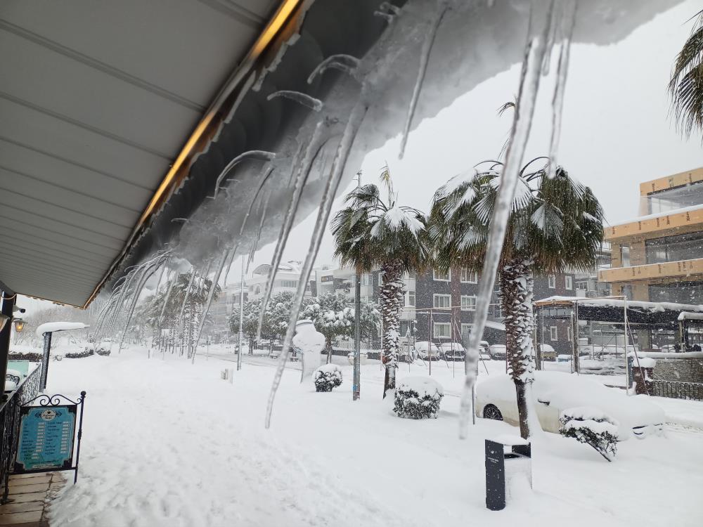 Atakum sahilinde masalsı kar güzelliği