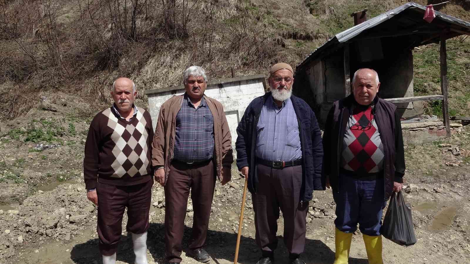 Sinop'ta 44 yıl önce boşaltma kararı verilen köyde heyelan
