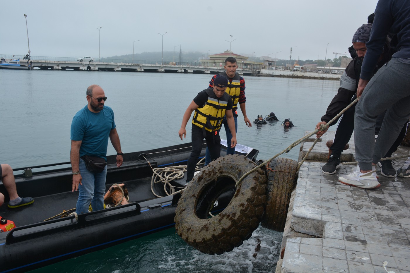 Sinop'ta denizden 'çöplük' çıktı
