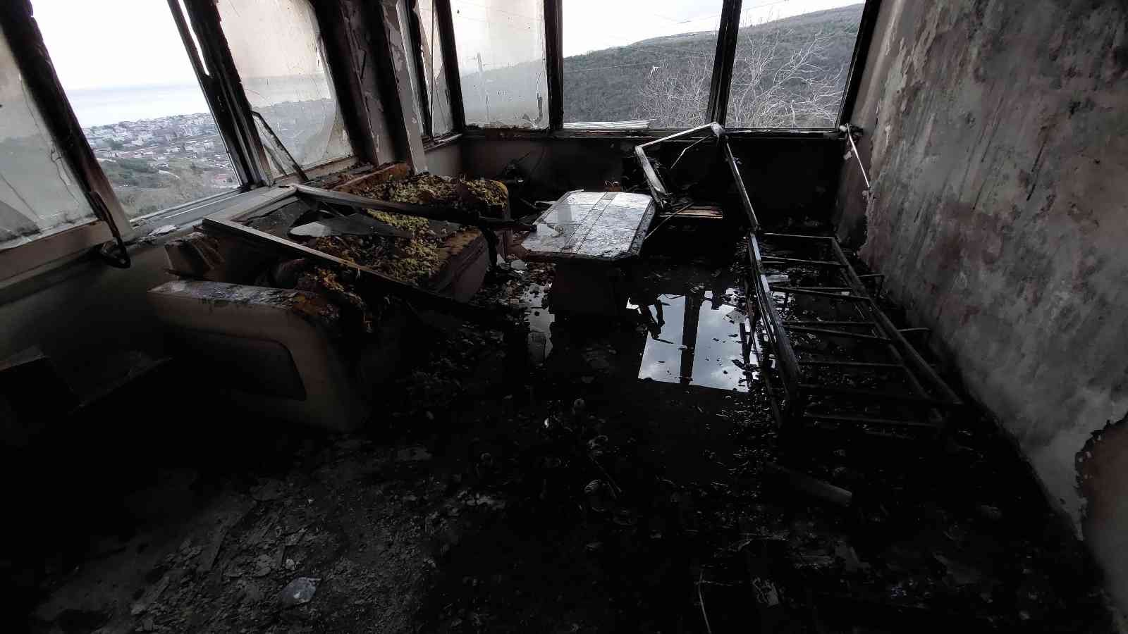 Samsun'da sobadan çıkan kıvılcım evi yaktı
