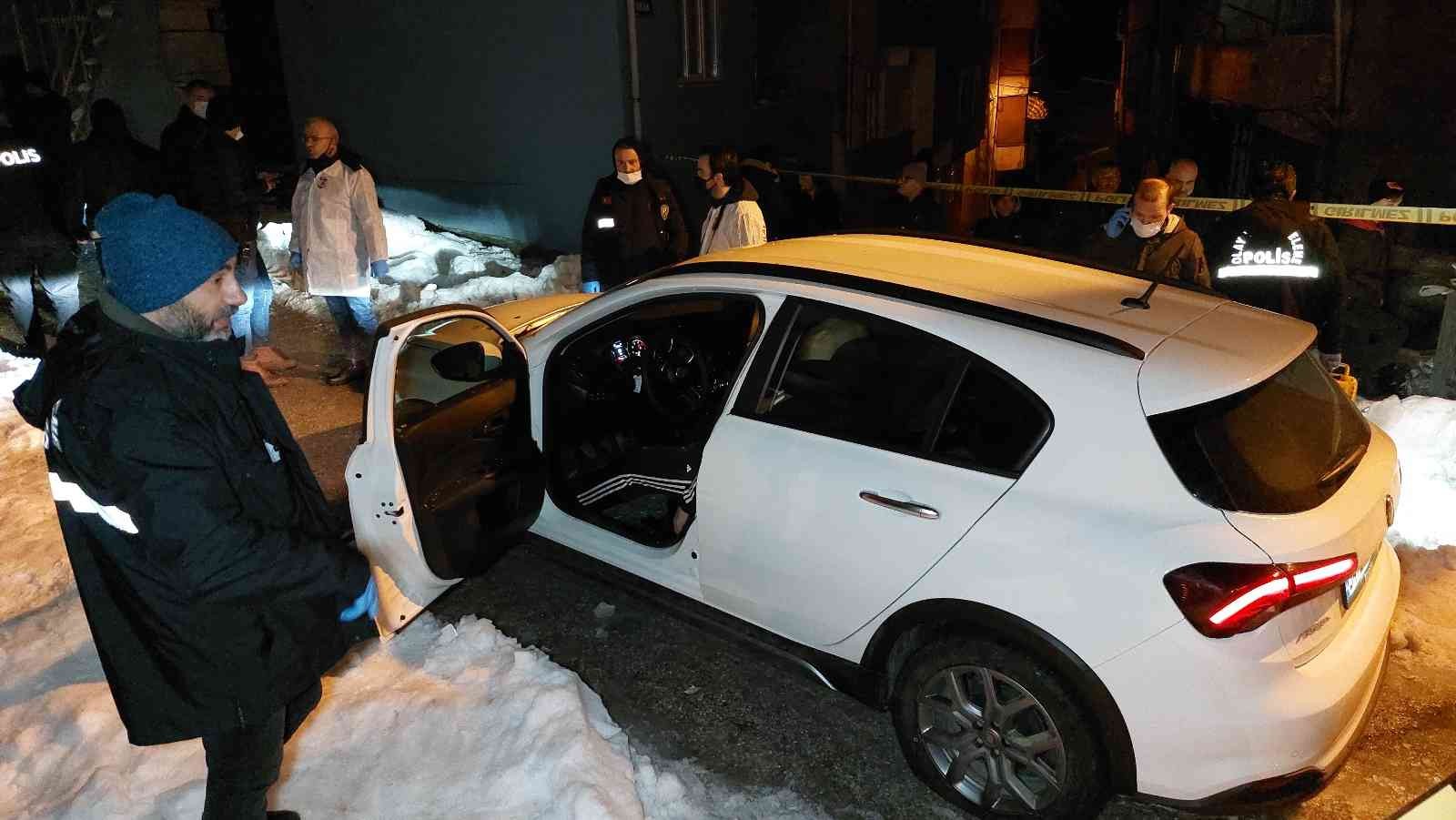 Samsun'da bir kişi otomobilin içinde tabancayla kafasından vurularak öldürüldü
