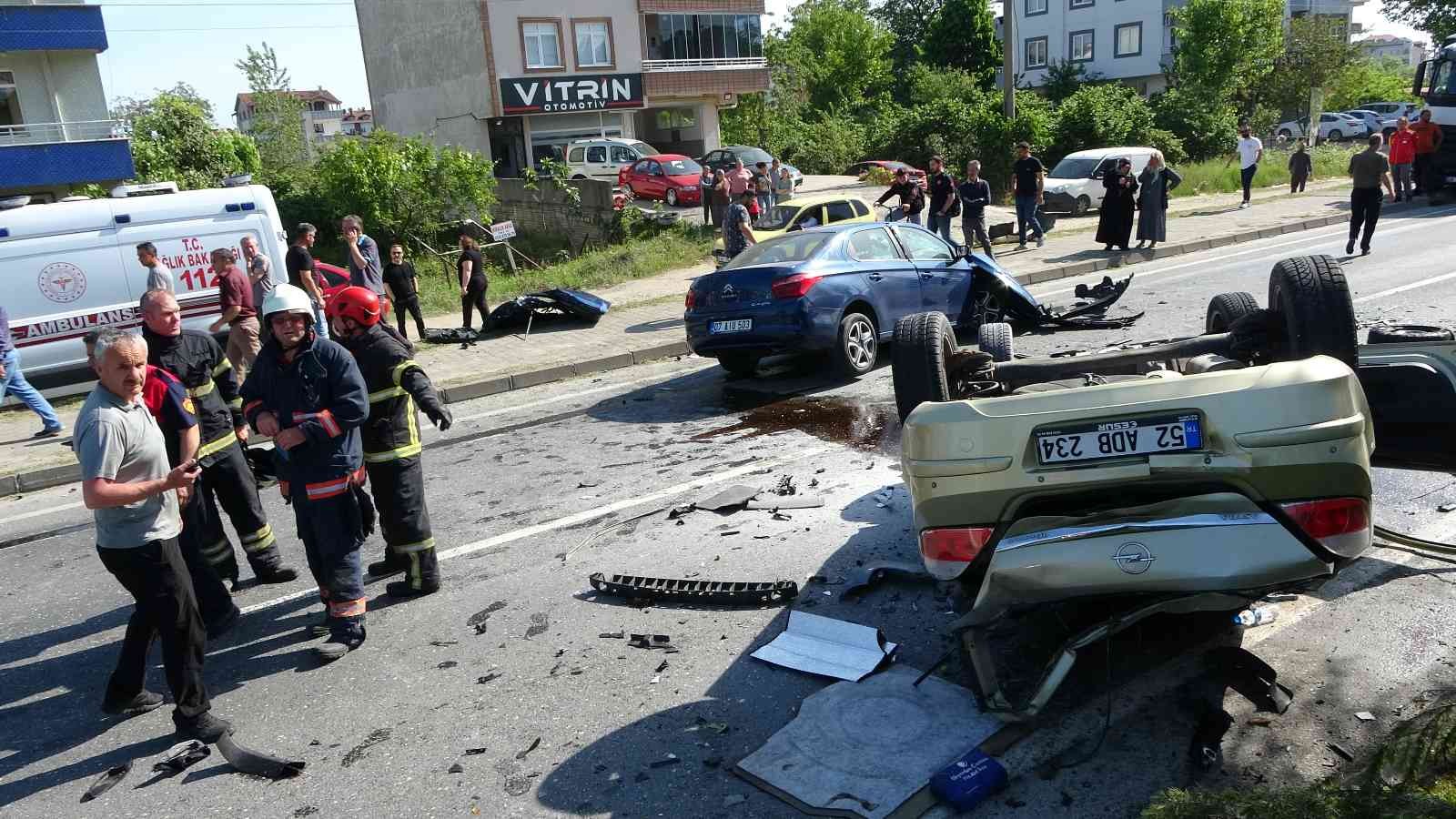 Ordu'da feci zincirleme kaza: 2'si ağır 6 yaralı
