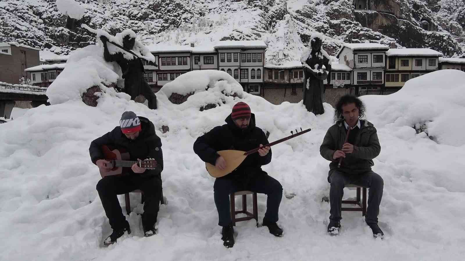 Amasya'da kartpostallık kış masalı

