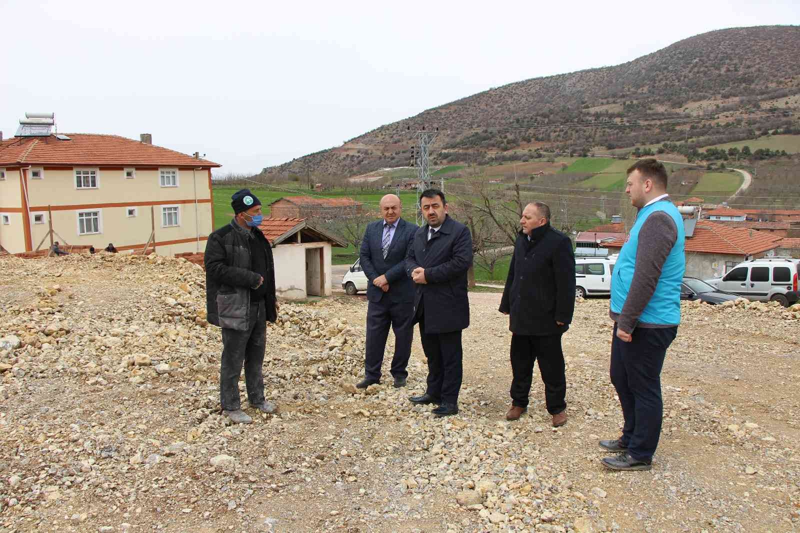 Hayırsever nine: Önce Kur'an kursu yaptırdı, şimdi cami yaptırmak istiyor
