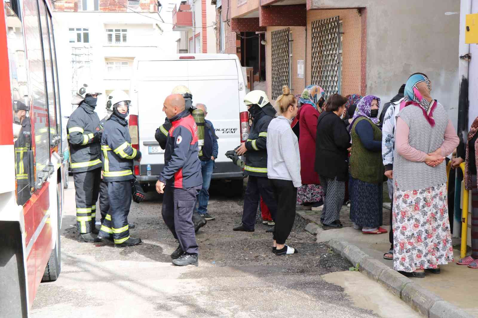 Engelli çocuk evde torpil patlattı: Ev küle döndü
