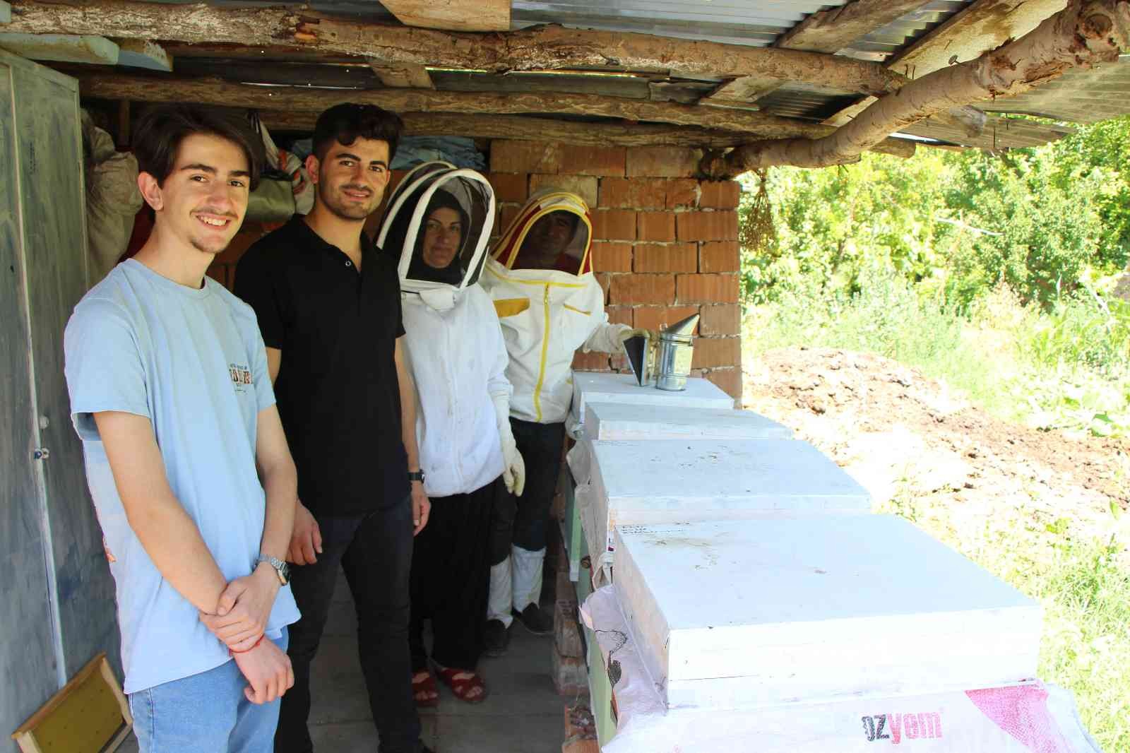 Aile boyu arıcı oldular
