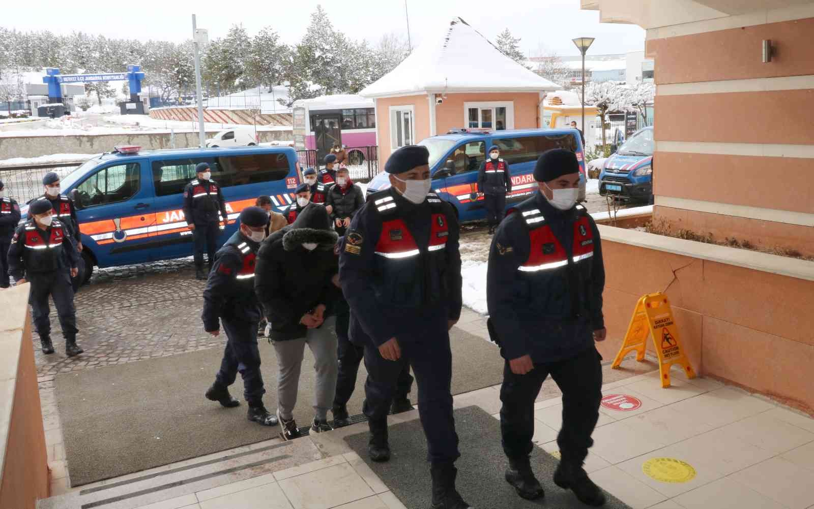 2 milyonluk vurgunun 16 zanlısı serbest bırakıldı
