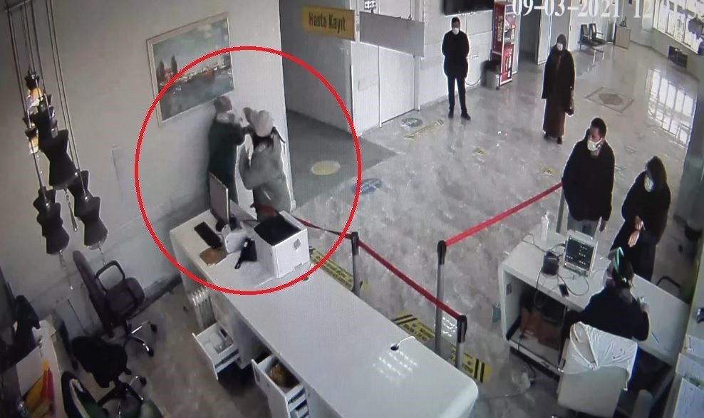 Hastanede sağlık çalışanına saldıran genç kıza 1 yıl 10 gün hapis
