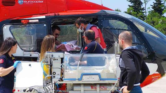 'Parmak bebek' ambulans helikopterle hastaneye sevk edildi
