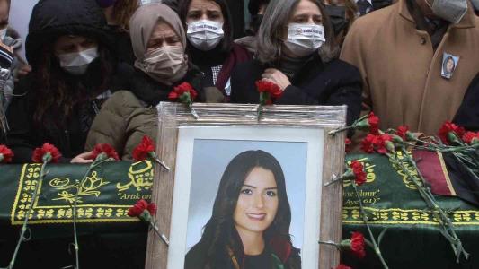 Avukat Dilara Yıldız için İstanbul Barosu önünde tören düzenlendi

