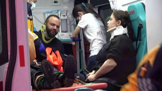 Amasya'da tur midibüsü devrildi: 28 yaralı
